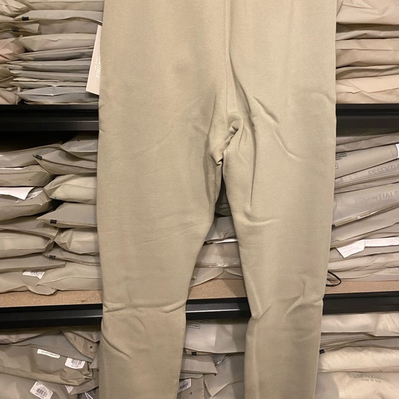 FOG-Fear Of God Essentials sweatpants pistachio - Picture 2 of 7